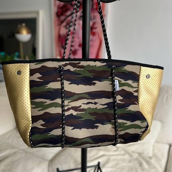 Ah•dorned shoulder bag - Picture 2 of 11